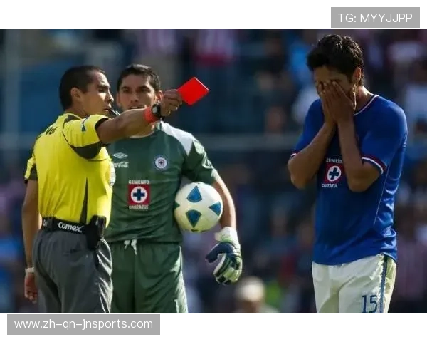 足球比赛中的犯规战术与裁判尺度分析